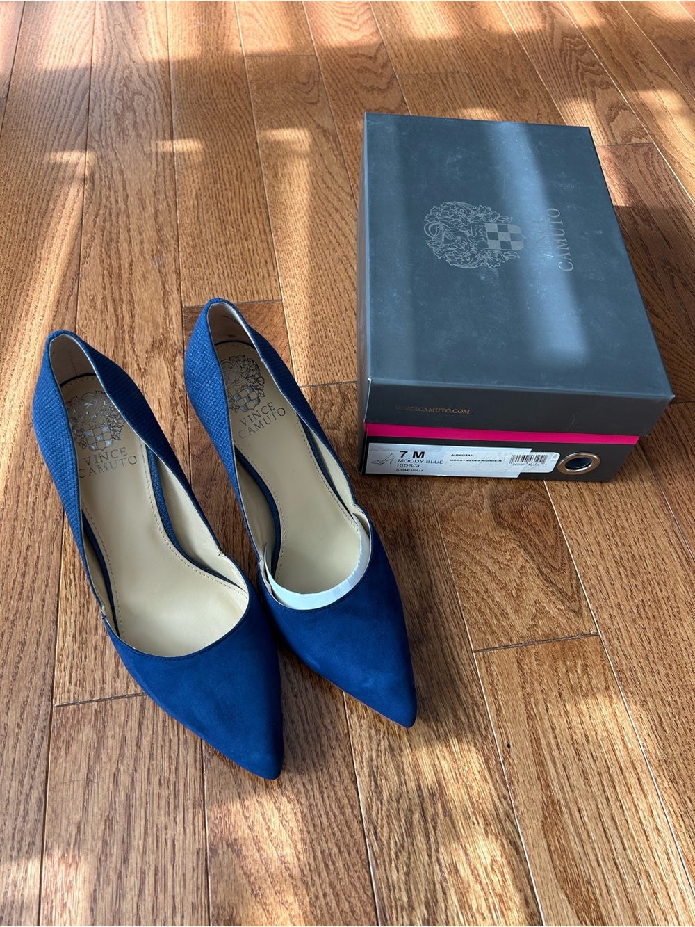 Vince Camuto Navy Blue Pumps Airmosah in Moody Blue suede size 7M